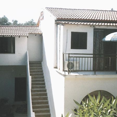 Dina'S Rooms Mesongi Exterior photo